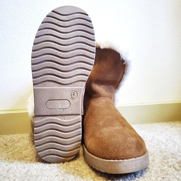 Target Women Faux Fur and Genuine Suede Snow Winter Boots [Tan/6] - Picture 4 of 5